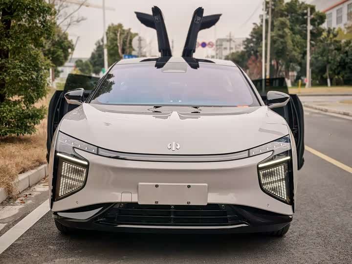 Фото 2 - HiPhi X