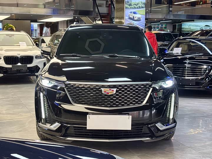Фото 2 - Cadillac XT6