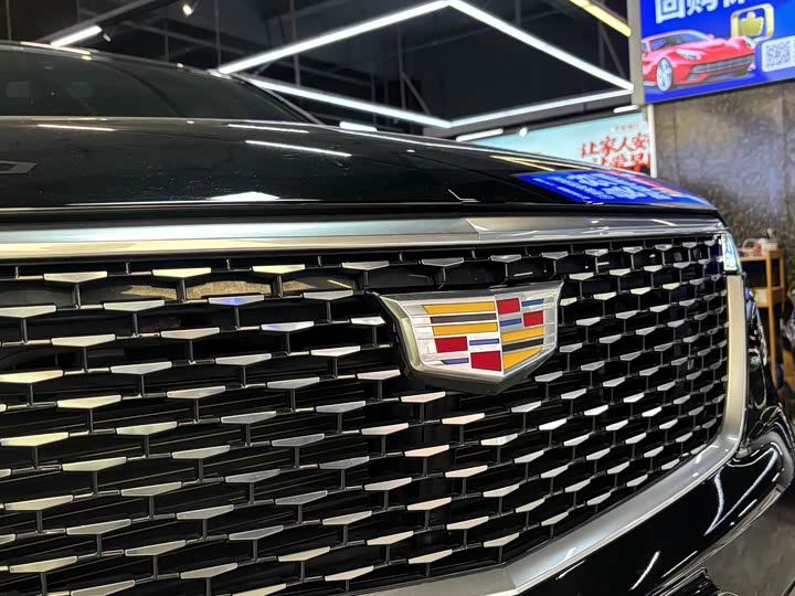 Фото 5 - Cadillac XT6