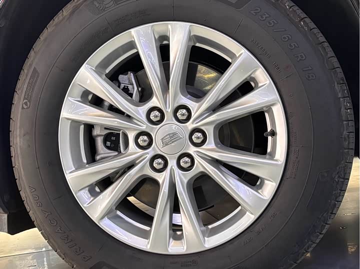 Фото 8 - Cadillac XT6