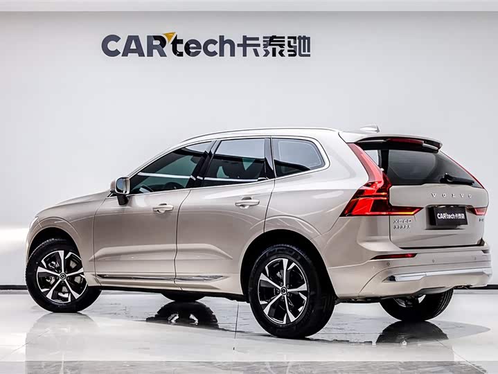Фото 4 - Volvo XC60