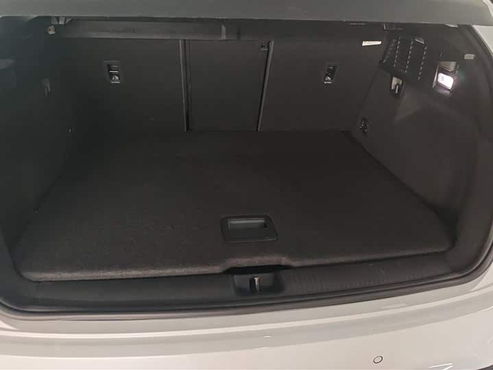 Фото 4 - Audi Q2L