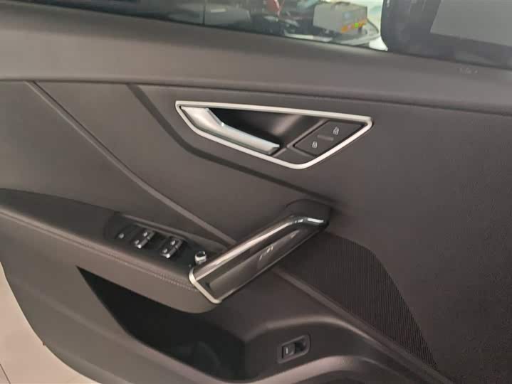 Фото 7 - Audi Q2L