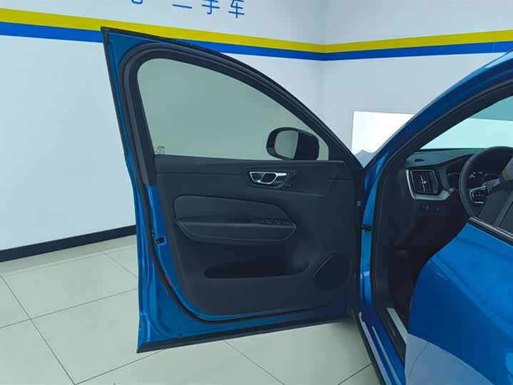 Фото 7 - Volvo XC60