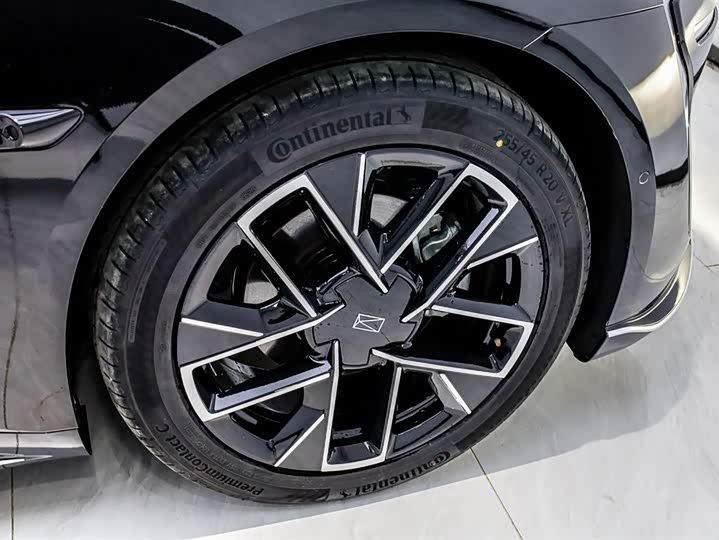 Фото 6 - Avatr 06