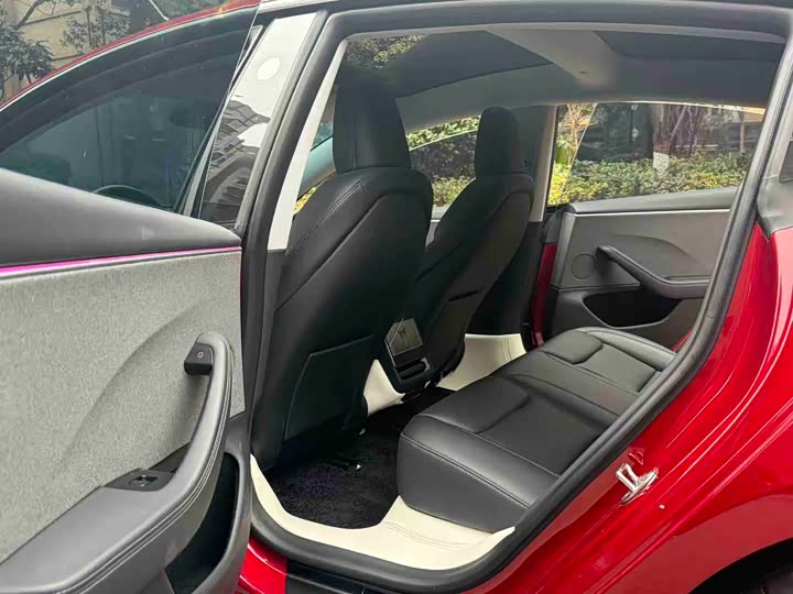 Фото 7 - Tesla Model 3