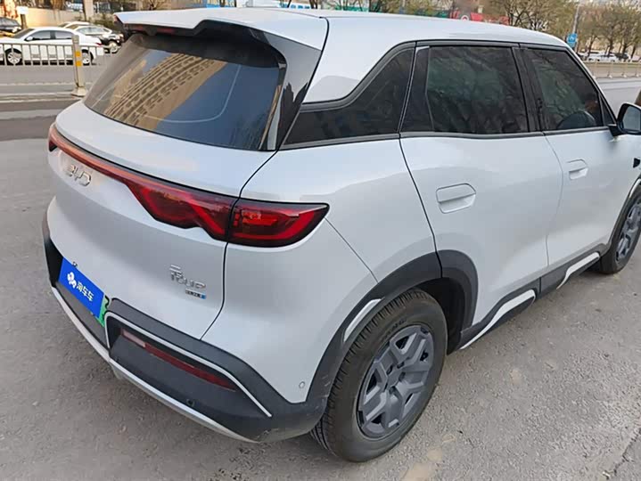 Фото 3 - BYD Yuan Up