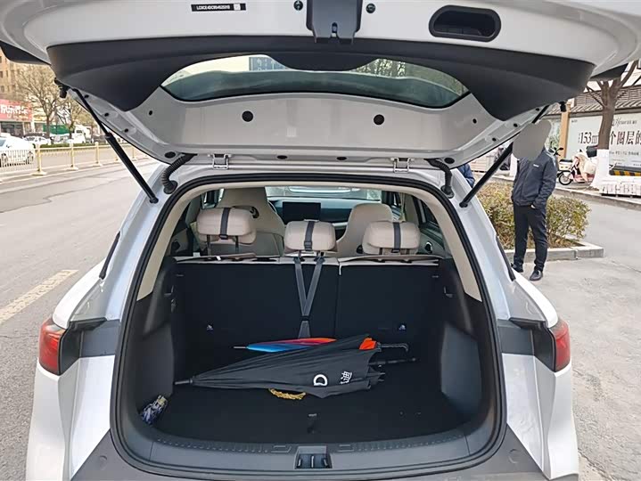 Фото 4 - BYD Yuan Up