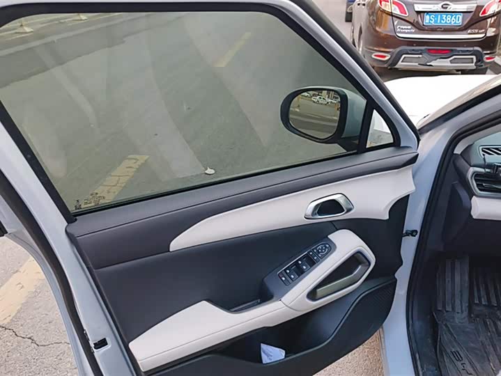 Фото 7 - BYD Yuan Up