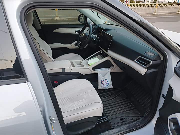 Фото 8 - BYD Yuan Up