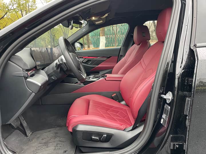 Фото 3 - BMW 5 Series