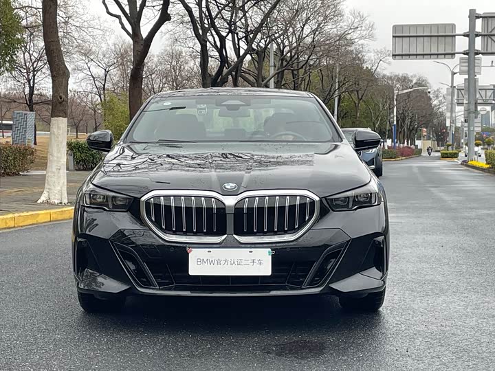 Фото 5 - BMW 5 Series