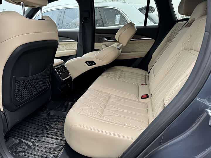 Photo 5 - Geely Monjaro