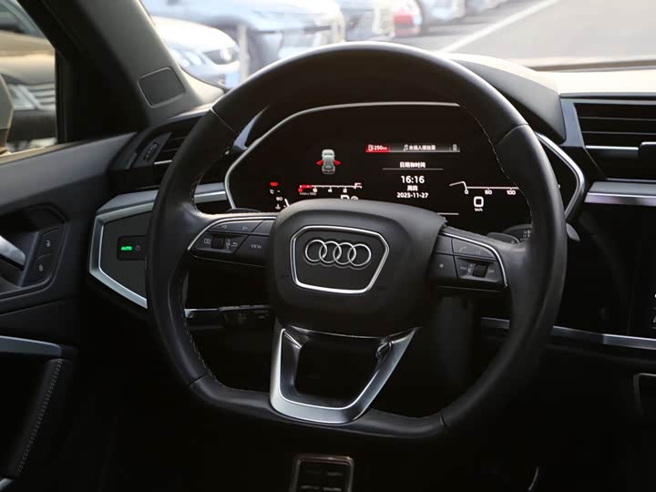 Фото 5 - Audi Q3