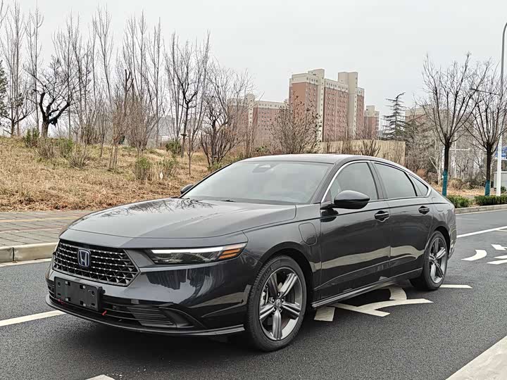 Фото 1 - Honda Accord Hybrid