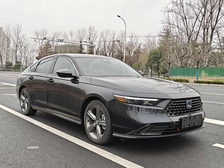Фото 3 - Honda Accord Hybrid