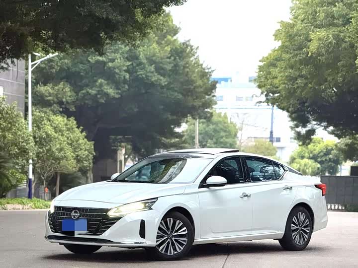 Фото 1 - Nissan Teana