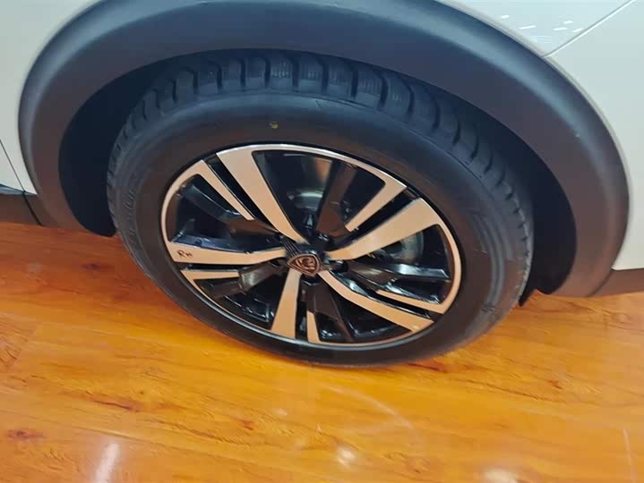 Фото 6 - Peugeot 5008