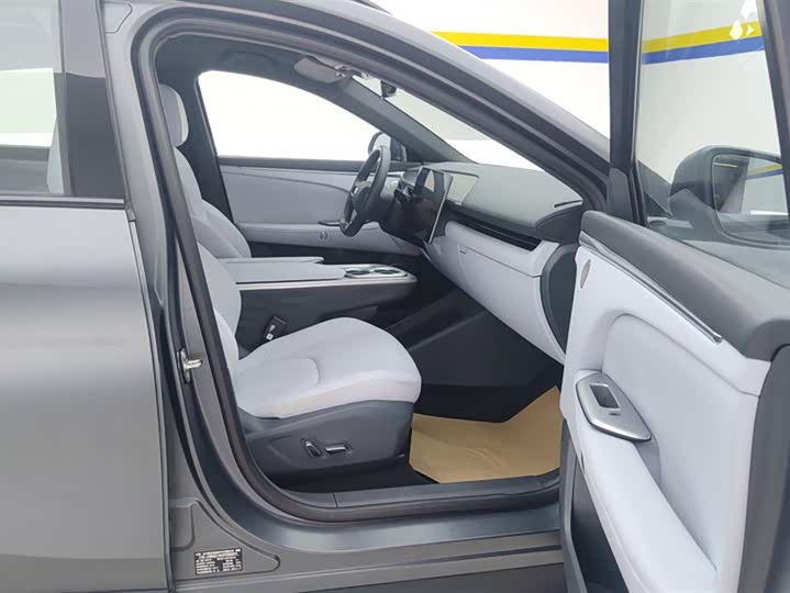 Photo 8 - BAIC Arcfox Alpha T5