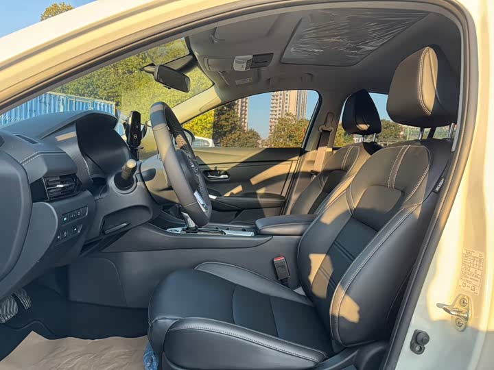 Фото 4 - Nissan Sylphy