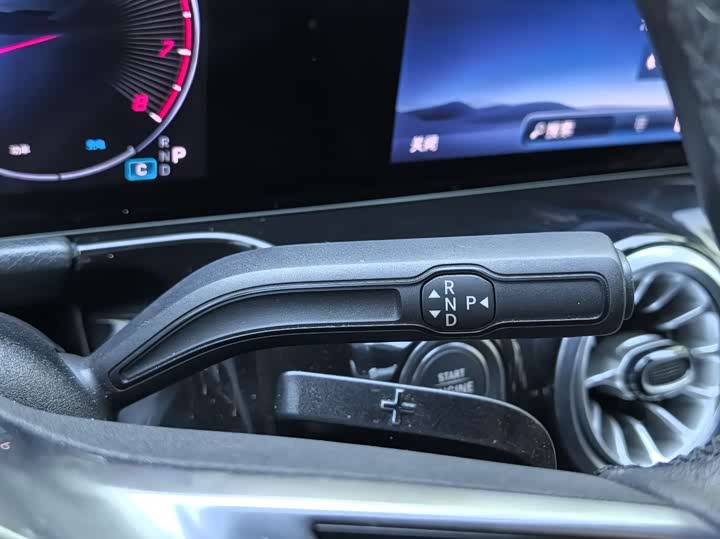 Photo 8 - Mercedes-Benz GLA-Class