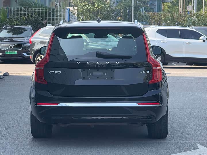 Фото 6 - Volvo XC90