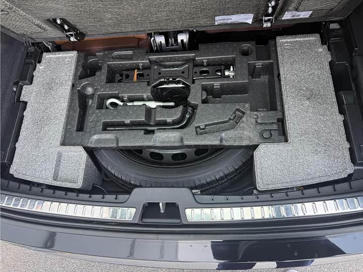 Фото 9 - Volvo XC90