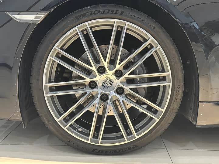 Фото 8 - Porsche 718