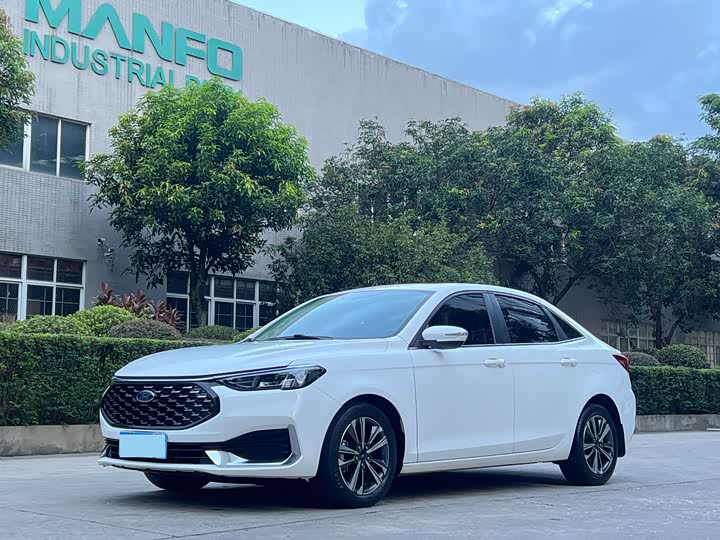 Фото 1 - Ford Escort