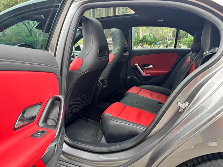 Фото 6 - Mercedes-Benz A-Class AMG