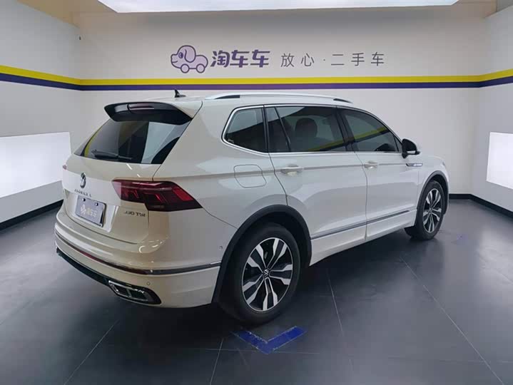 Фото 3 - Volkswagen Tiguan L Pro