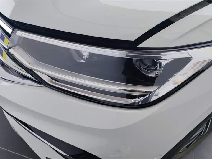 Фото 5 - Volkswagen Tiguan L Pro