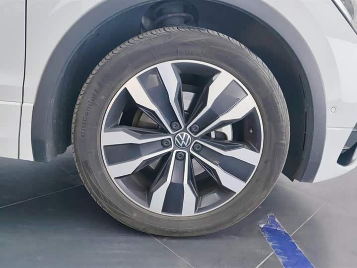 Фото 6 - Volkswagen Tiguan L Pro