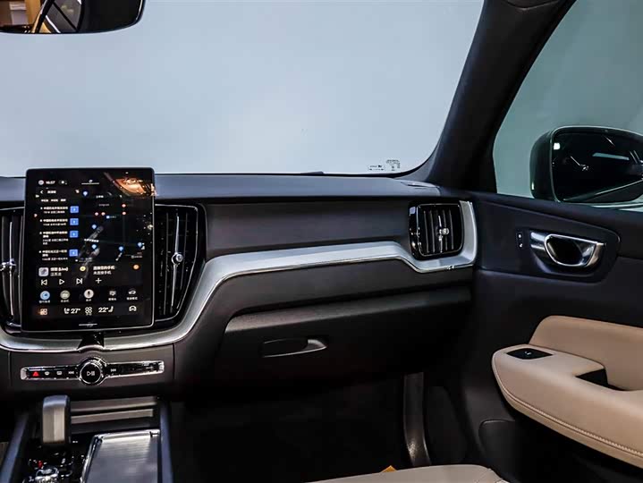 Фото 6 - Volvo XC60