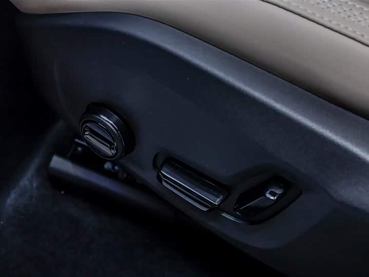 Фото 9 - Volvo XC60