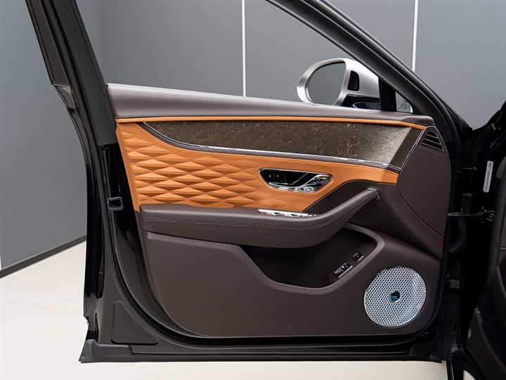 Фото 8 - Bentley Flying Spur