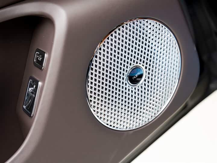 Фото 9 - Bentley Flying Spur