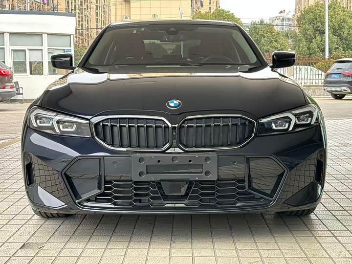 Photo 2 - BMW 3 Series