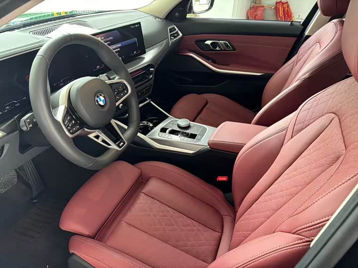 Photo 9 - BMW 3 Series