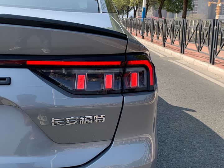 Фото 9 - Ford Mondeo