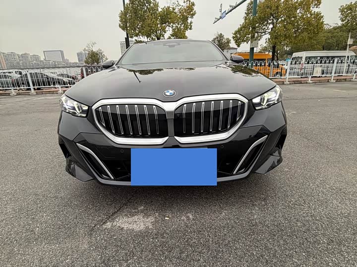 Фото 2 - BMW 5 Series