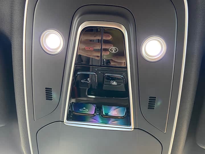 Photo 9 - BYD Tang Hybrid/EV