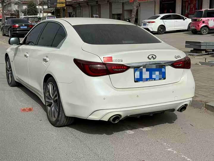 Photo 8 - Infiniti Q50L
