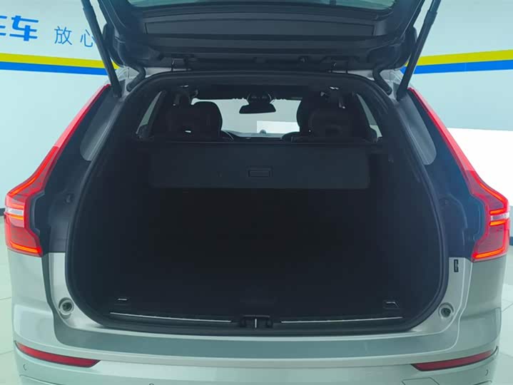 Фото 4 - Volvo XC60