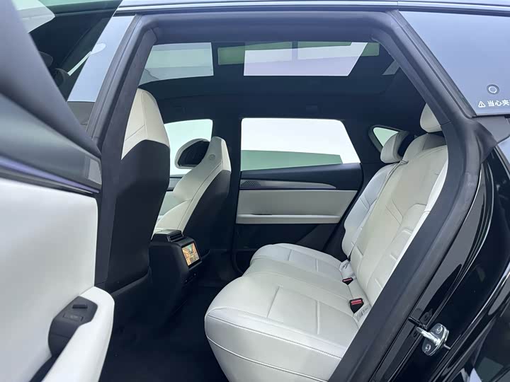 Фото 5 - Geely Jiyue 01