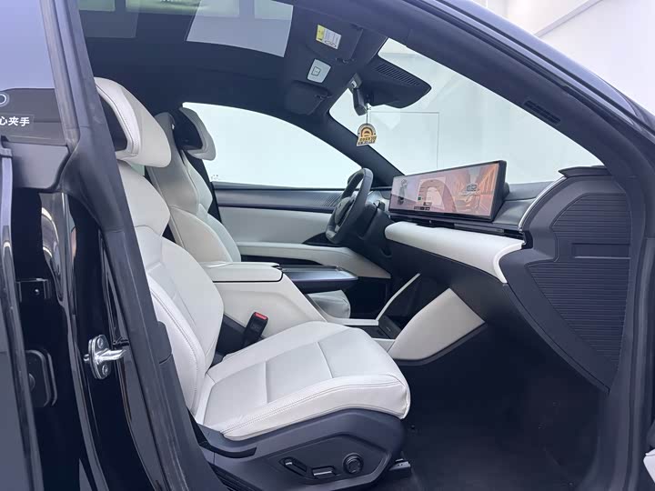 Фото 8 - Geely Jiyue 01