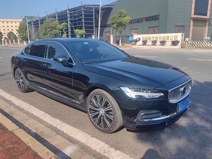 Фото 3 - Volvo S90