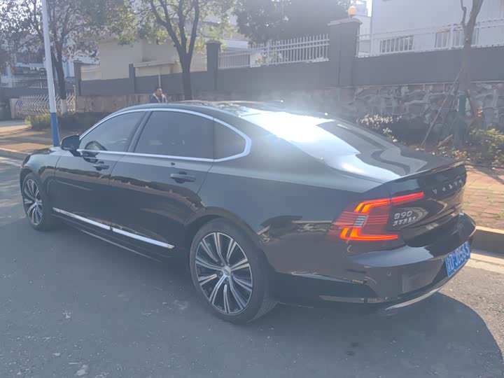 Фото 5 - Volvo S90