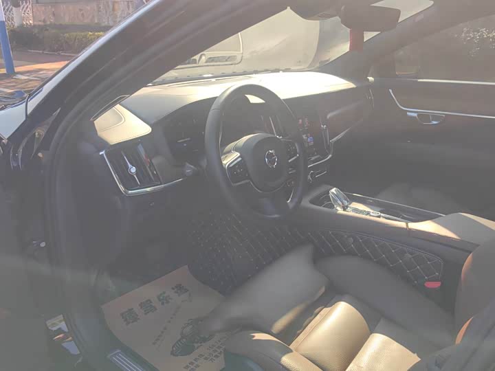 Фото 6 - Volvo S90