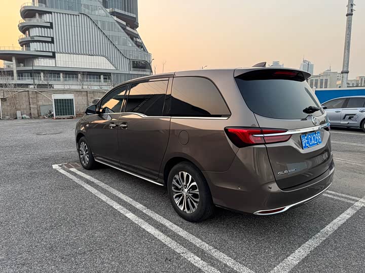 Фото 3 - Buick GL8 ES